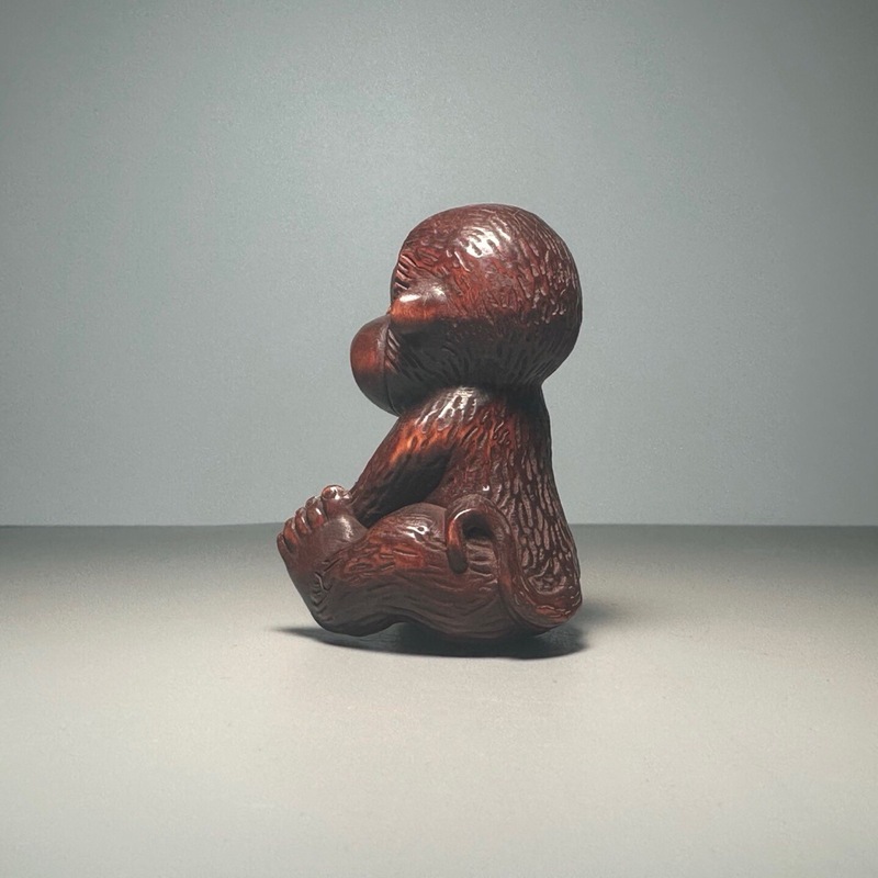 Boxwood carved monkey figurine - Phone Accessories Market ulasan dan harga
